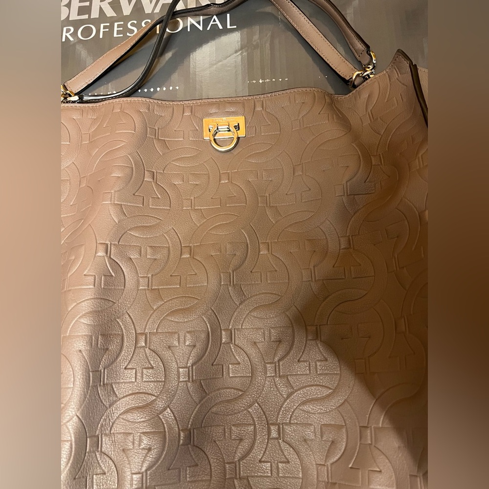 Ferragamo bag - Picture 2 of 11